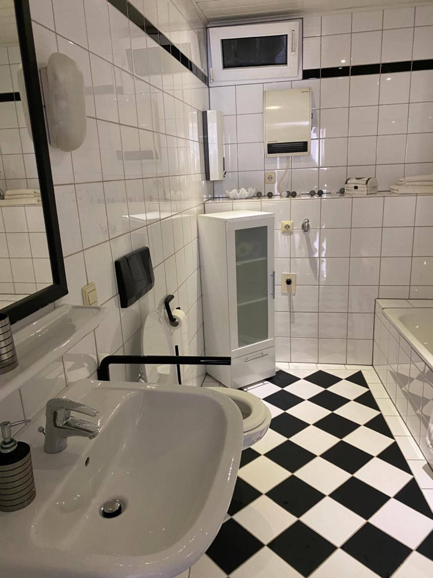 Ferienwohnung Zentral An Der Moselpromenade Целль-ан-дер-Мозель Экстерьер фото
