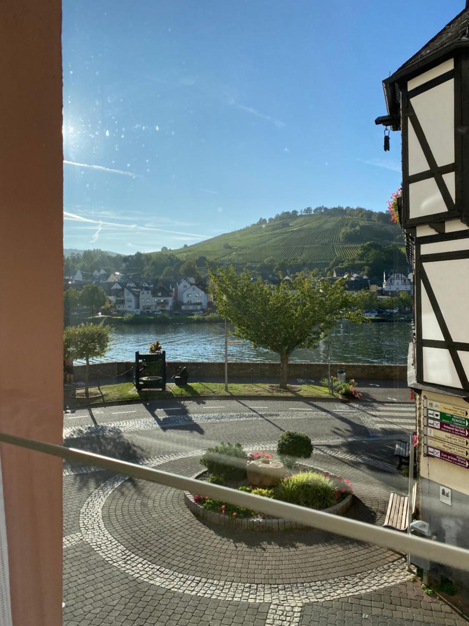 Ferienwohnung Zentral An Der Moselpromenade Целль-ан-дер-Мозель Экстерьер фото